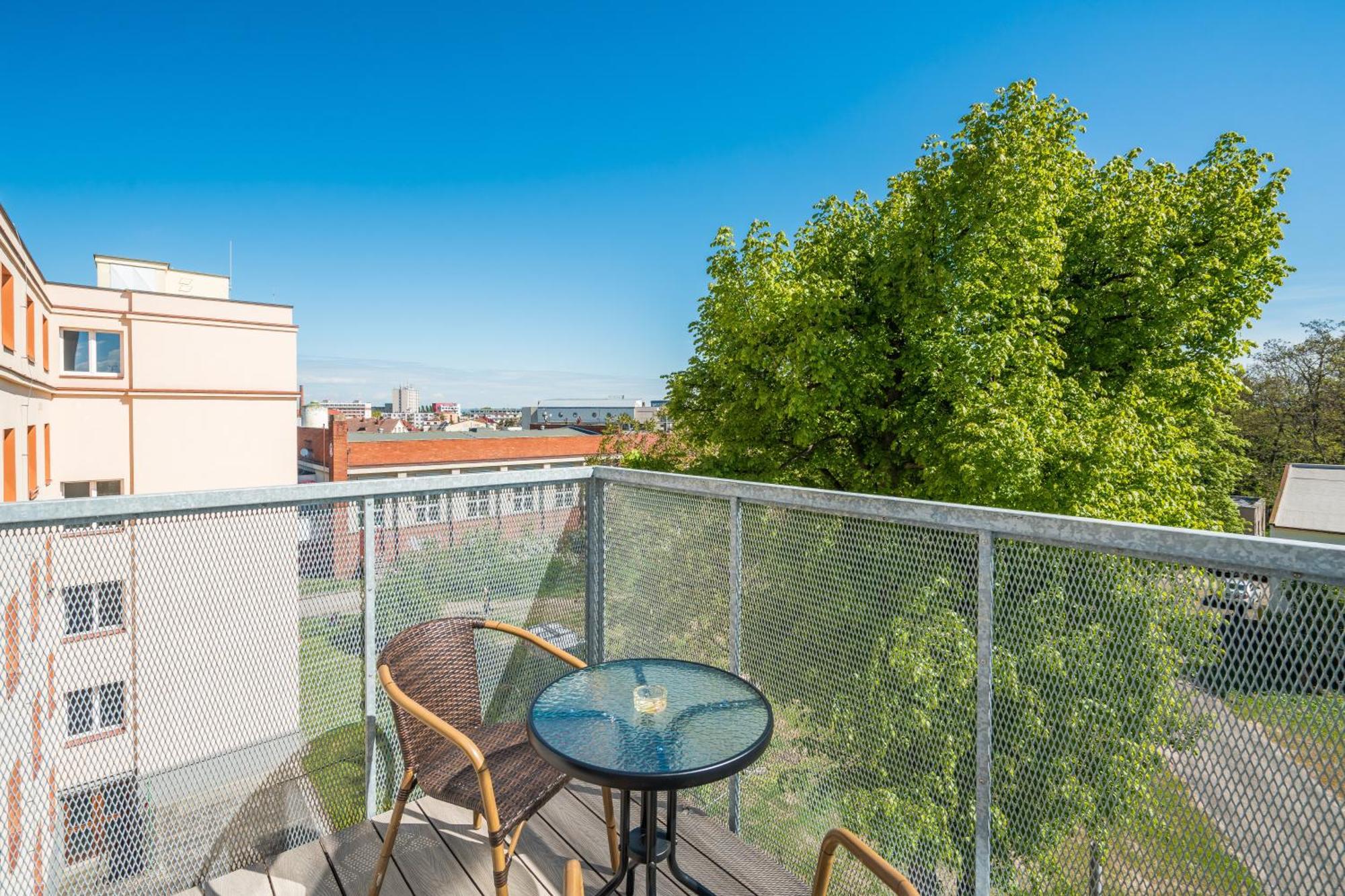 Апартаменти Perla Hradce 101 Градець-Кралове Екстер'єр фото